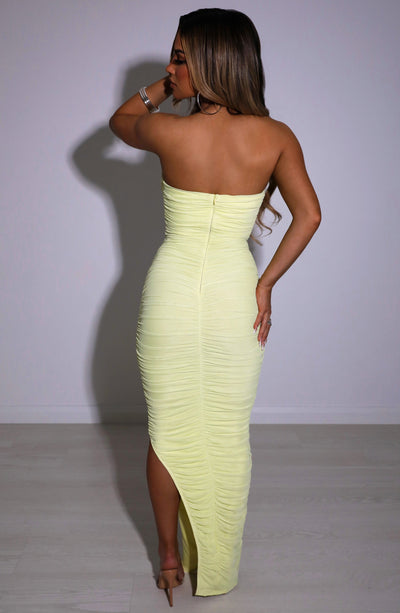 Women’s Bodycon Dress – Strapless Bandeau – Ruched Midi Fit – Side Slit Design