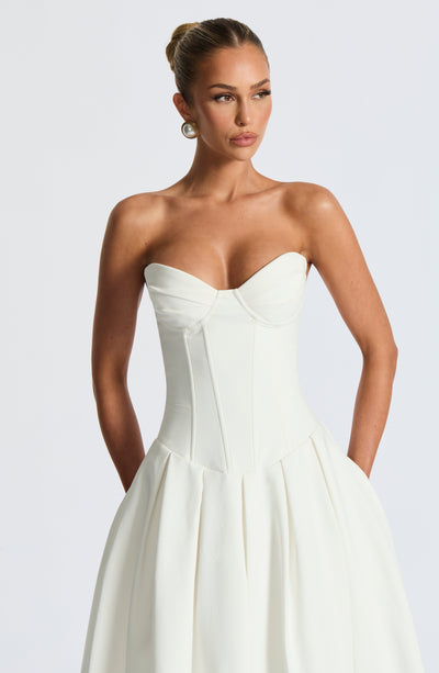 Women’s Strapless A-Line Dress - Sweetheart Neckline - Fitted Bodice - Midi Length
