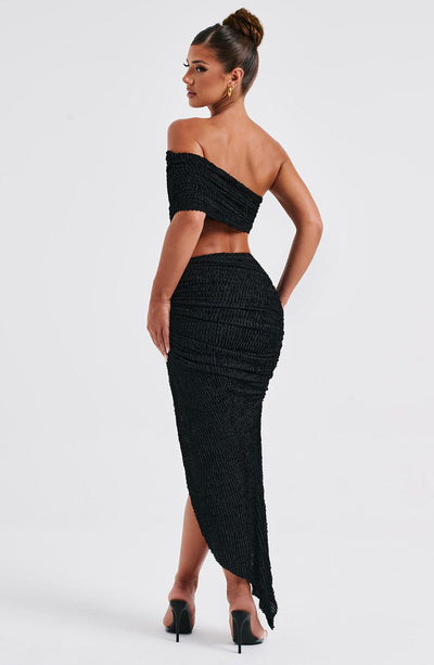 Women’s Two-Piece Set – Textured Bandeau Top – Asymmetrical High-Waist Skirt – Elegant Fit