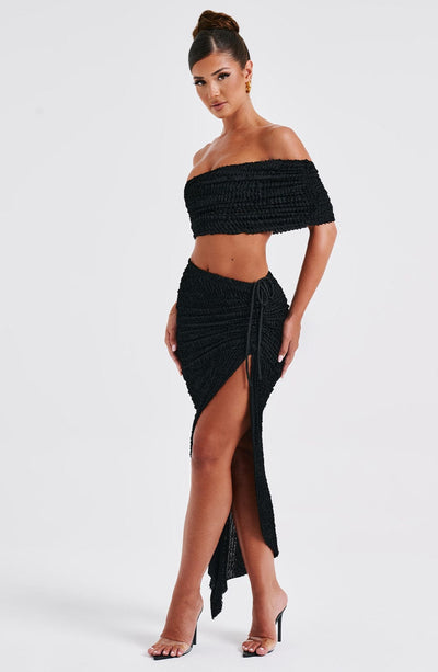 Women’s Two-Piece Set – Textured Bandeau Top – Asymmetrical High-Waist Skirt – Elegant Fit