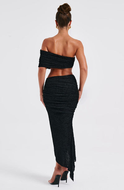 Women’s Two-Piece Set – Textured Bandeau Top – Asymmetrical High-Waist Skirt – Elegant Fit